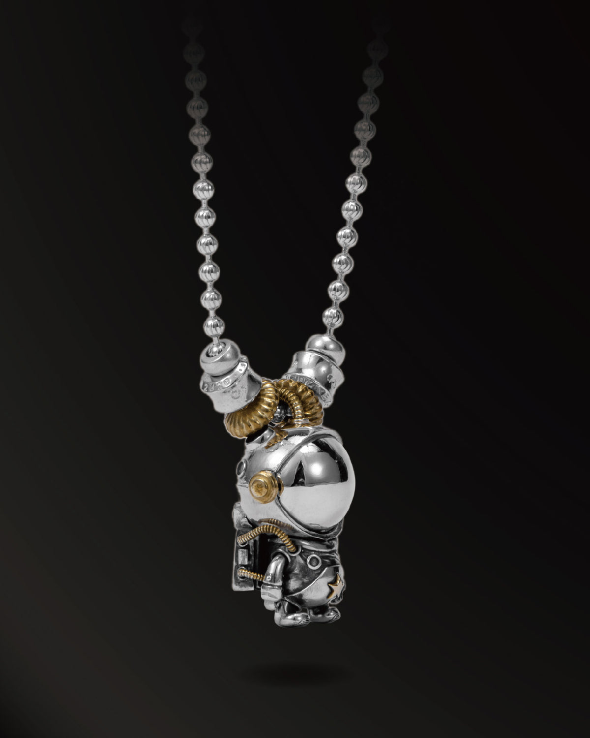 Planet Astronaut Amulet in 925 Silver